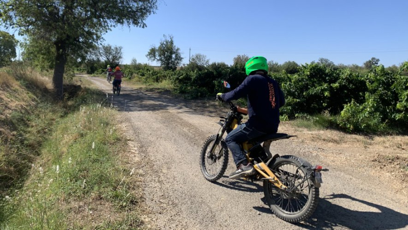 The landscapes of the Béziers hinterland by small paths... on an electric motorbike