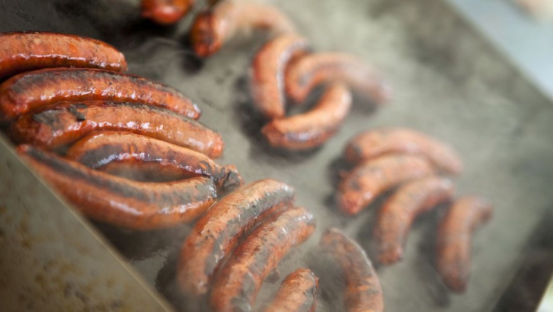 Merguez sausages contained wire: young man with perforated stomach in excruciating pain after barbecue