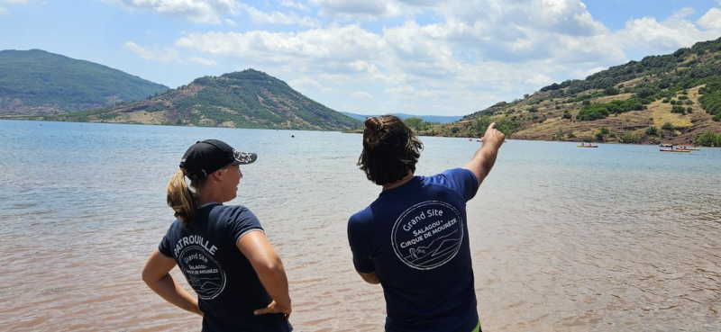 A staggered tourist season at Lac du Salagou