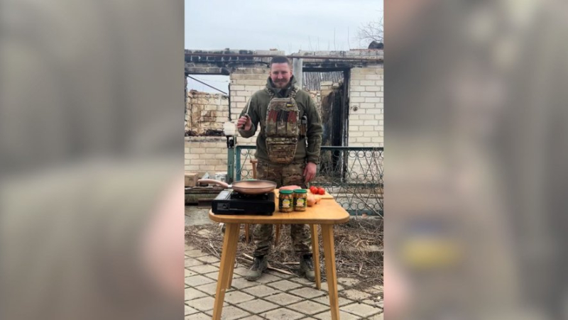 VIDEO. War in Ukraine: From the stoves to the hover bombs, who is Ruslan Mokrytsky, the Kiev influencer-soldier who is creating a buzz ?