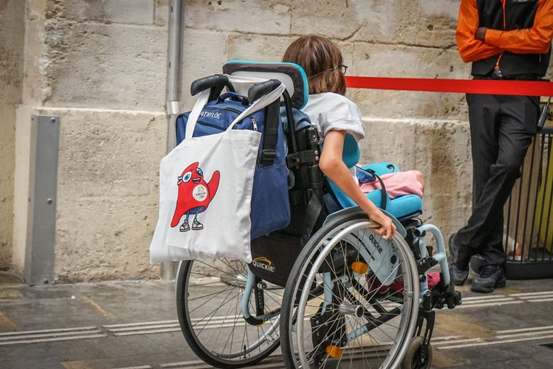 Four young girls from EEAP Montaury in Nîmes on their way to Paris: when art opens the doors to the Paralympic Games!