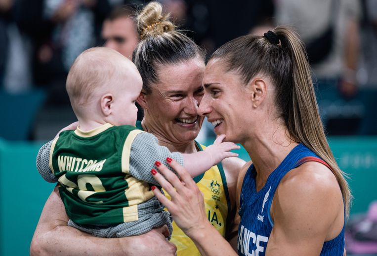 "We had goosebumps", "Standing on this podium with all our families there...": basketball player Romane Berniès talks about her Paris Olympic Games