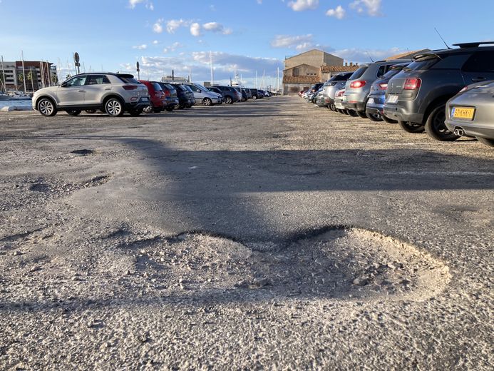 Les petits carnets du poufre sétois : pas d’aménagement de sécurité sur le parking du Mas Coulet