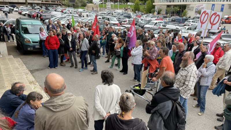 A hundred people gathered in Mende against "Macron&#39;s coup"