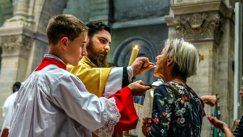 Samuel Roux ordained priest at Nîmes Cathedral: "He has his feet on the ground and his head in Heaven"