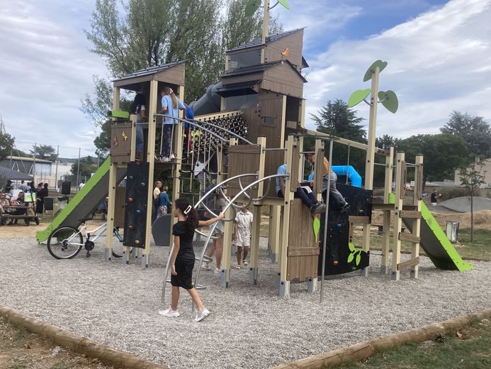 Le sous-préfet à Bagnols-sur-Cèze pour l’inauguration du site de loisirs de Bourdilhan