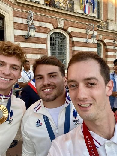 "We shared a lot of joy together", Paralympic cyclist Elie de Carvalho with Léon Marchand and Antoine Dupond