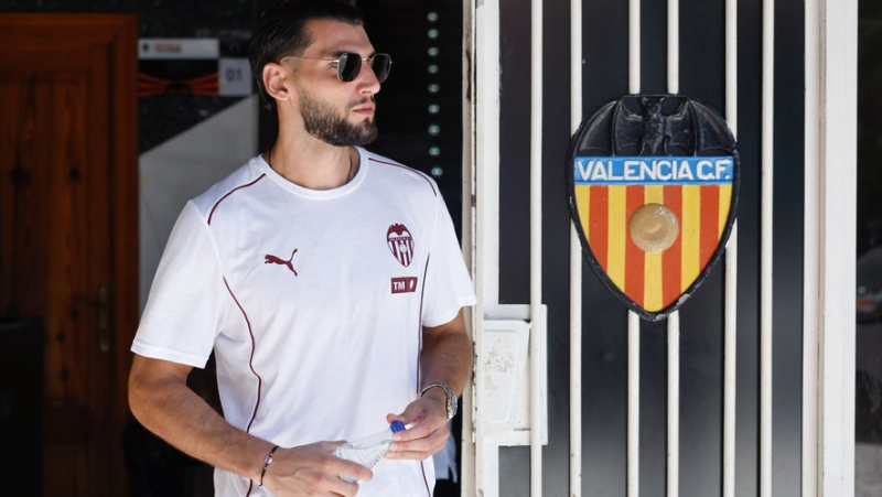 Football player accused of sexual assault in Spain: Valencia club suspends Rafa Mir after complaint from two women