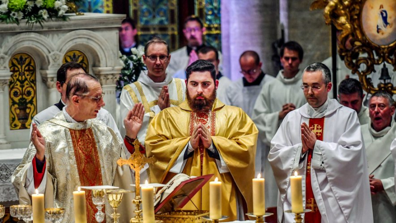 Samuel Roux ordained priest at Nîmes Cathedral: "He has his feet on the ground and his head in Heaven"