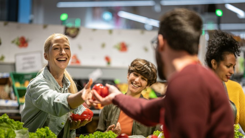 When you&#39;re shopping, it&#39;s time to make friends!