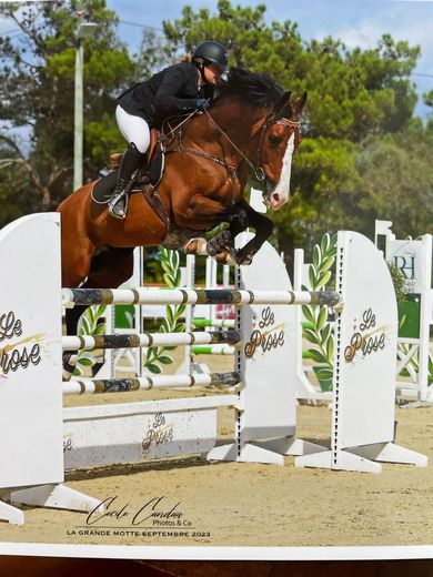 Riders enjoy the seaside atmosphere at the national competition in La Grande-Motte