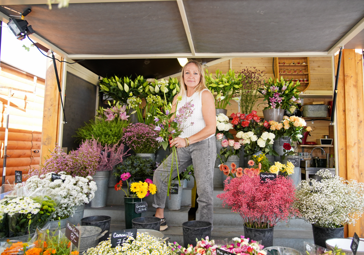 The florists have set up their chalets in front of the tourist office, on the Esplanade, in Montpellier