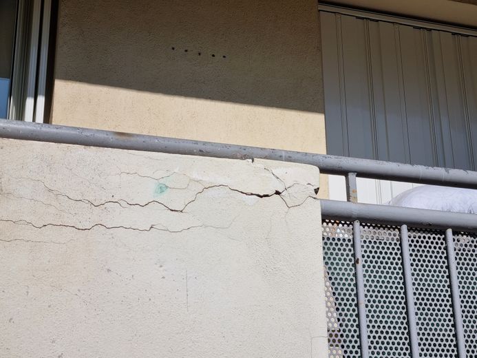 Water leak, flying loads, cockroaches, rats, the nightmare of the residents of the Métairies residence in Sète