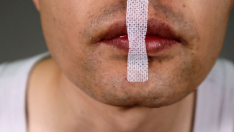 What is Mouth taping, the trend of taping your mouth to sleep ?