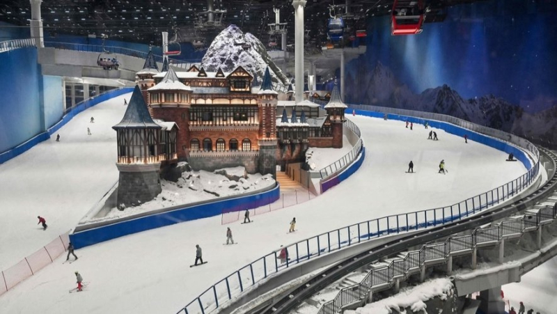 Four slopes, 35 hectares: in the middle of a heat wave, China has opened the world&#39;s largest indoor ski resort