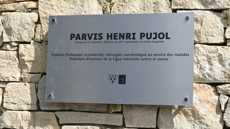 Cancer specialist Henri Pujol unveils a plaque in his name at the Bagnols-sur-Cèze hospital which is celebrating its 50th anniversary