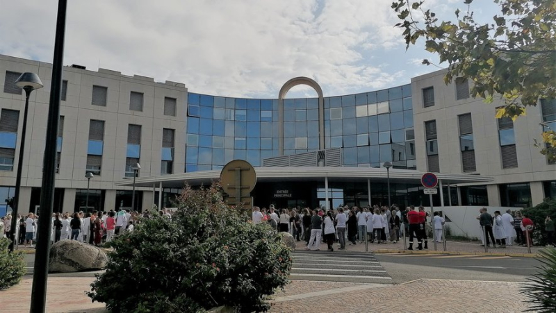 "HR must come out of denial of reality": after the suicide of two colleagues, Béziers hospital staff pay tribute to them