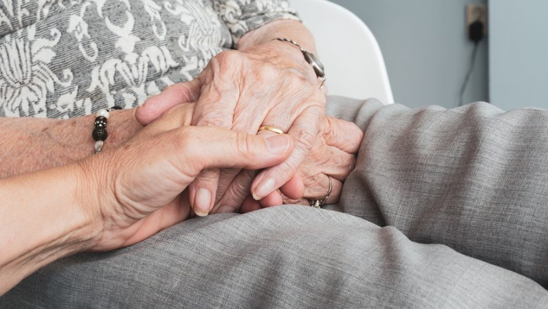 Abandoned at birth, 70-year-old man reunites with his mother 55 years later