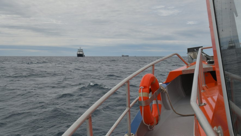 A trawler with engine failure off the coast of Sète, the SNSM deploys its lifeboat