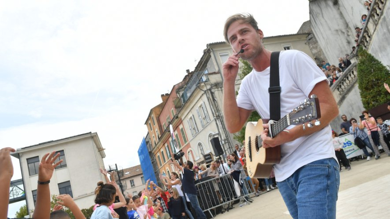 The "crazy nights" of nurses according to the singer from Alès Charlie Boisseau