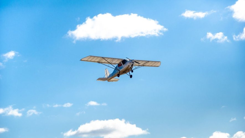 Plane suffers engine failure: pilot makes emergency landing in Perpignan, plane flips onto roof