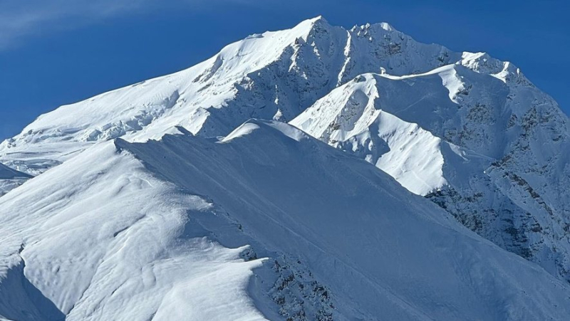 "The equivalent of a World Cup where everyone represents their country": in China, a record number of climbers will attempt the "Grand Slam" of the 14