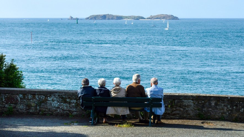 Average standard of living of retirees in France is higher than that of the rest of the population according to a study