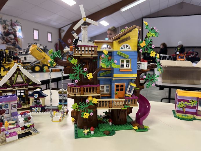 La première exposition de Lego® en Lozère pour développer la créativité des grands et des petits