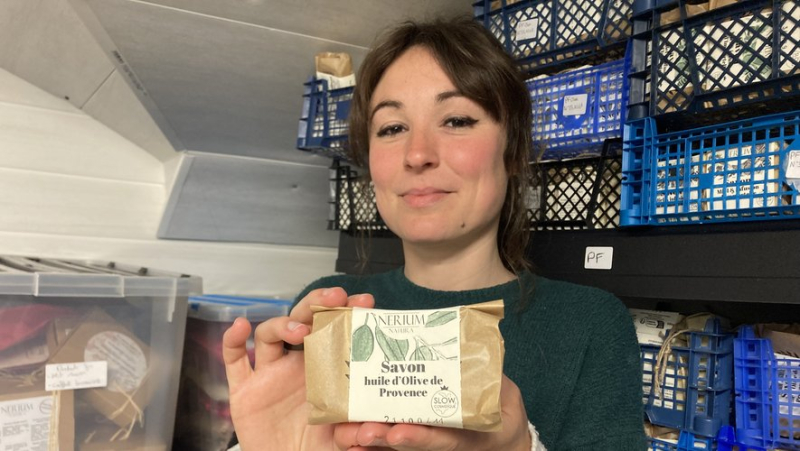 On the causse, in Lozère, Laurène Ménard makes natural soaps and slow cosmetics