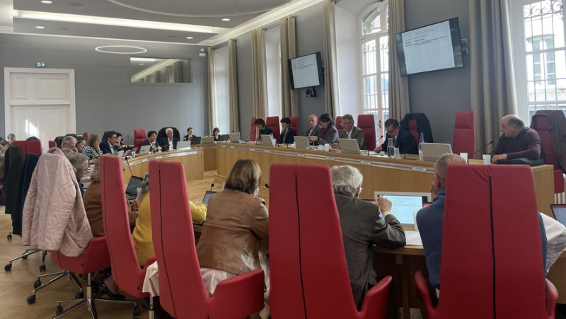 Two motions of support for farmers and firefighters adopted by the Lozère departmental council