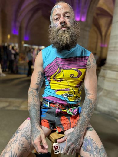 At the opening ceremony of the Olympic Games, the circus artist from Lodève Gwendal Beylier was on the Pont Neuf!