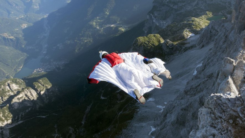 Man killed in wingsuit flight: Extreme sport enthusiast found dead by passerby