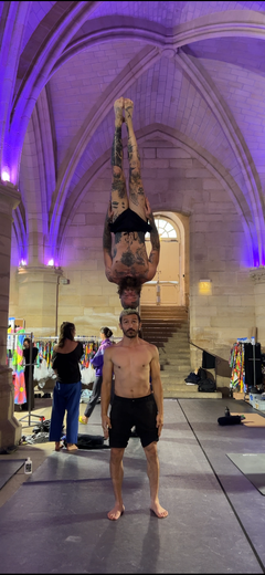 At the opening ceremony of the Olympic Games, the circus artist from Lodève Gwendal Beylier was on the Pont Neuf!