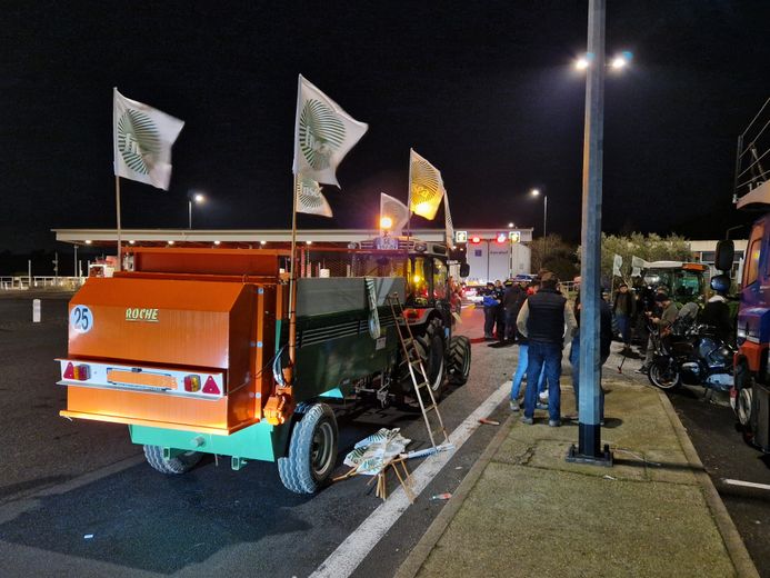 DIRECT. Anger of farmers: A9 closed, demonstrations in Montpellier, announcements from Gabriel Attal… follow the situation